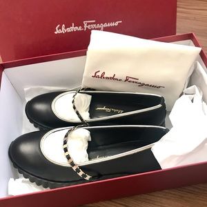 NIB SALVATORE FERRAGAMO Sandynappa Leather Ballet Flats
